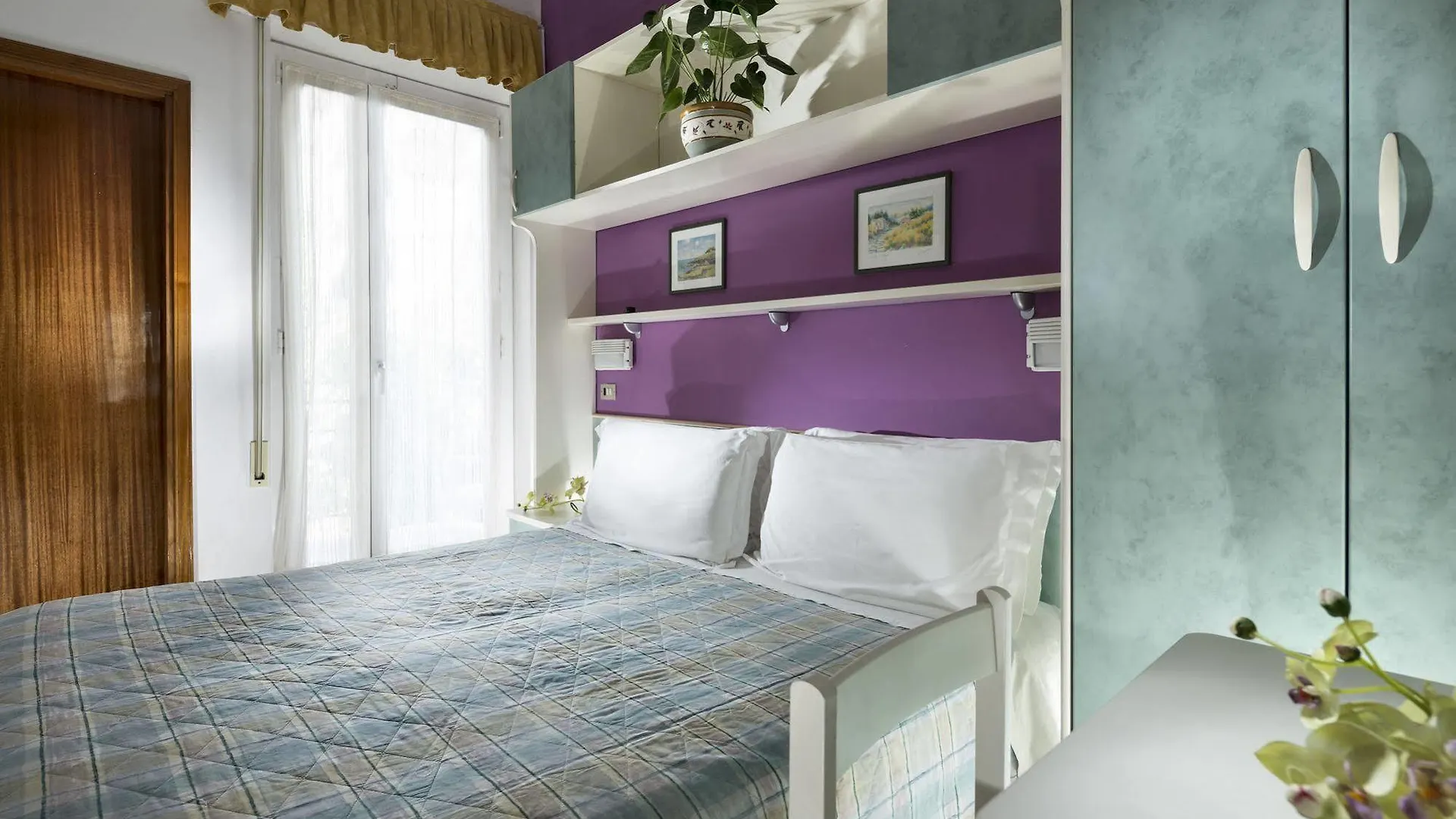 Hotel Sandra 리미니 3*,