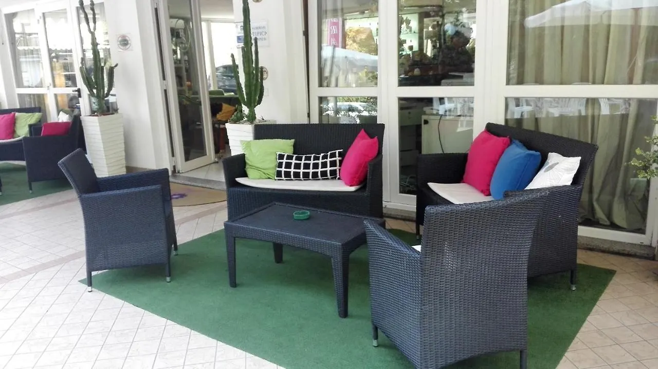 Hotel Sandra Rimini 3*,  Italien